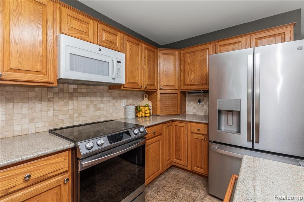 668 Eider Way, Oxford, MI 48371 — Photo 14