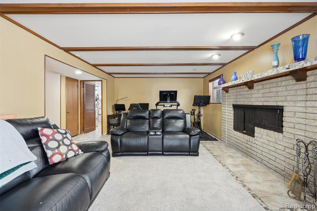 5586 Wild Ridge Lane, West Bloomfield, MI — Photo 18