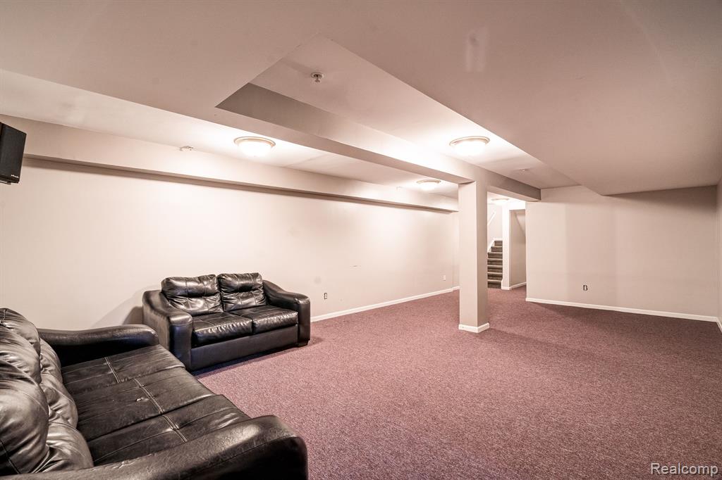 4205 CAMERON Circle, Walled Lake, MI 48390 — Photo 34