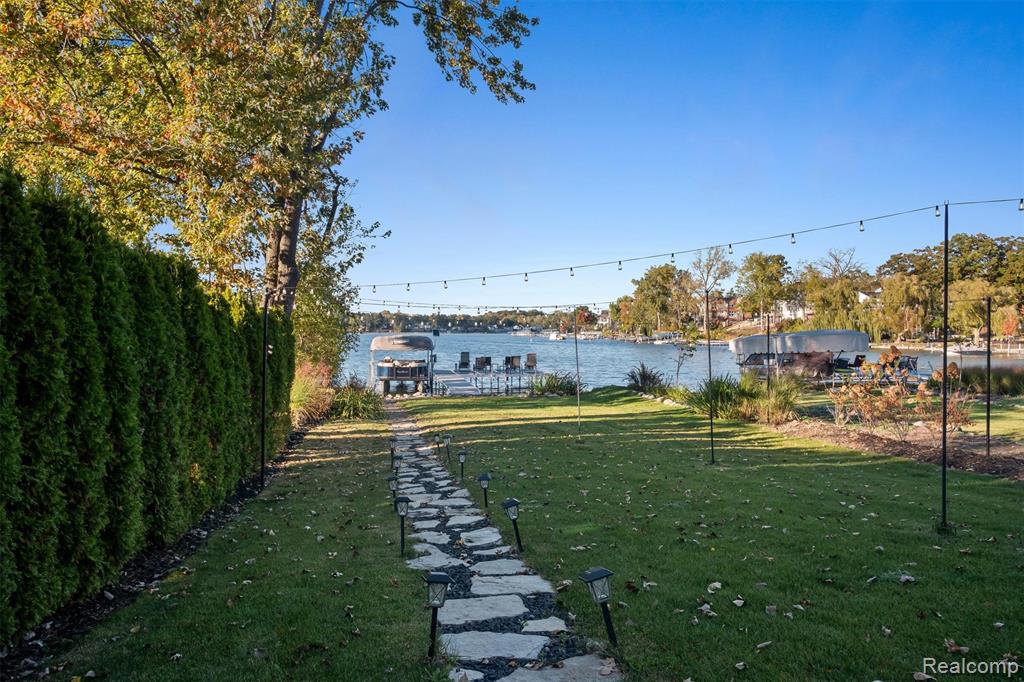 2390 Walnut Lake Road, West Bloomfield, MI 48323 — Photo 44