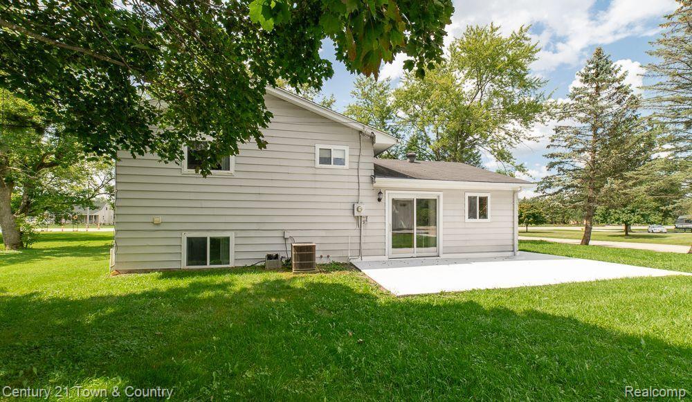 8119 FENTON Road, Grand Blanc, MI 48439 — Photo 30