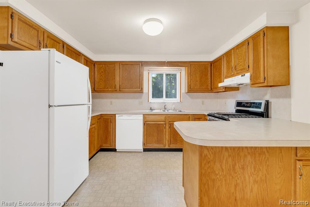 4415 Cambridge Drive, Port Huron, MI 48060 — Photo 12
