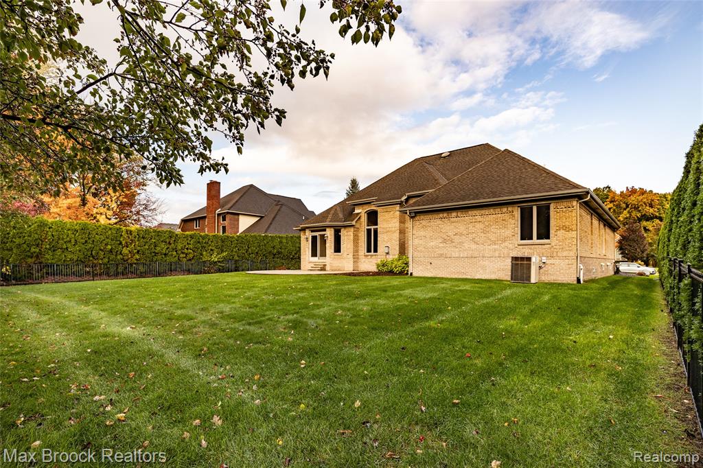 52221 Chickadee, Shelby Twp, MI 48315 — Photo 3