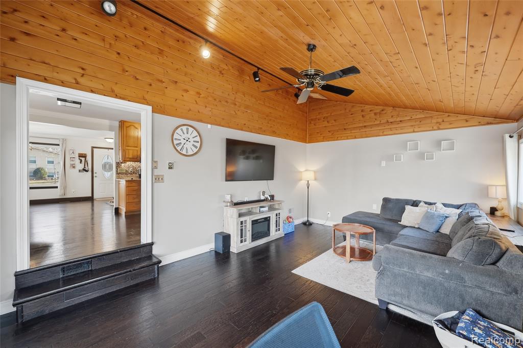 50661 Jim Drive, Chesterfield, MI 48047 — Photo 15