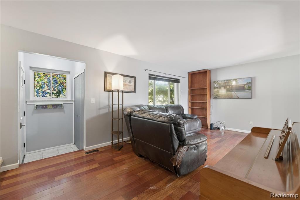 1796 Oakview Drive, Canton, MI 48187 — Photo 5