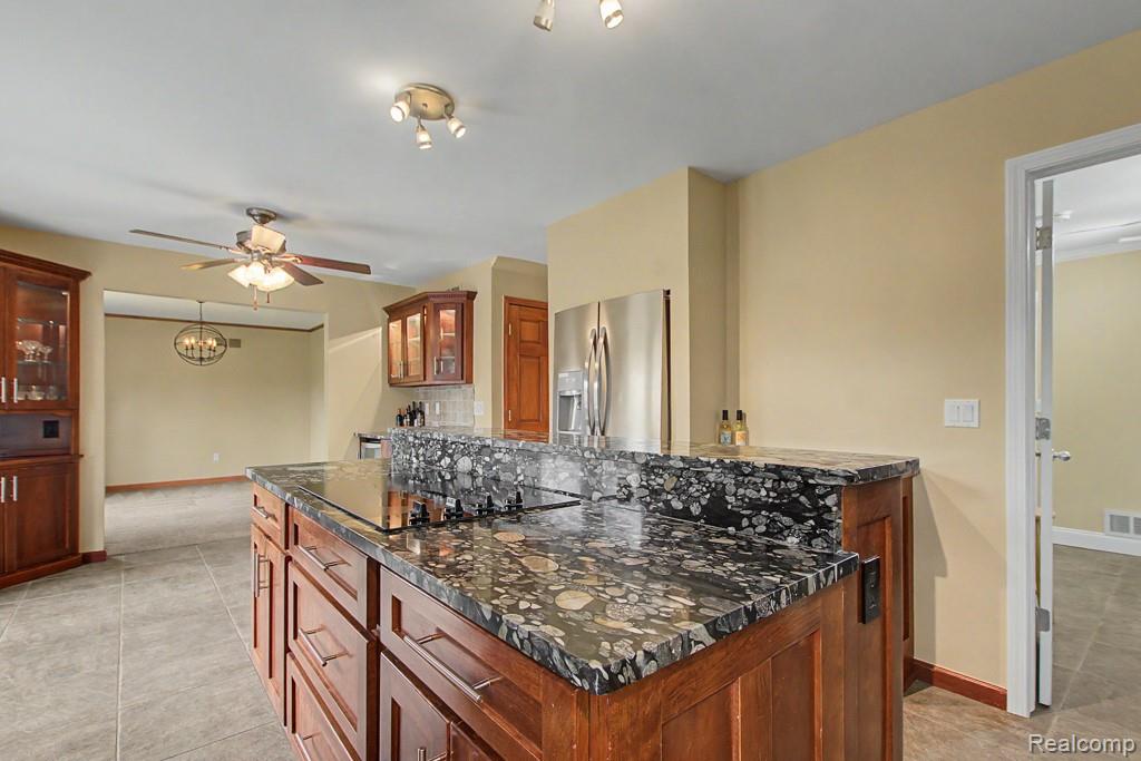 1160 S Garner Road, Milford, MI 48380 — Photo 7