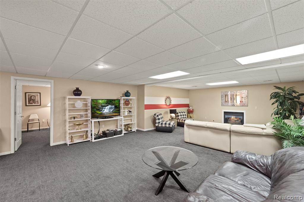6993 Crosswell Drive, West Bloomfield, MI — Photo 33