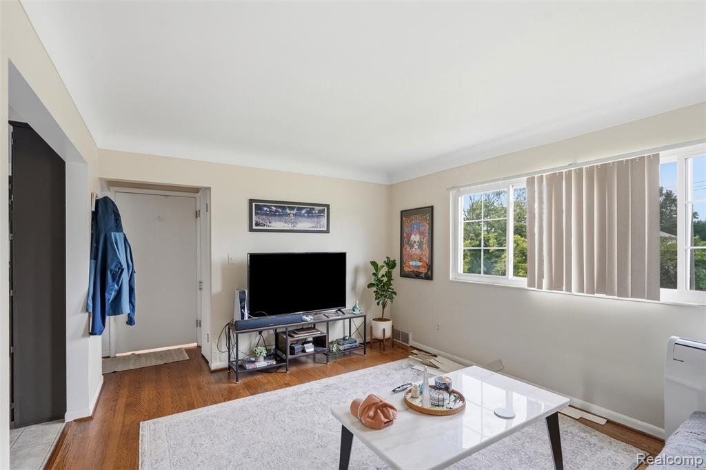 648 Alter Road, Detroit, MI 48215 — Photo 19