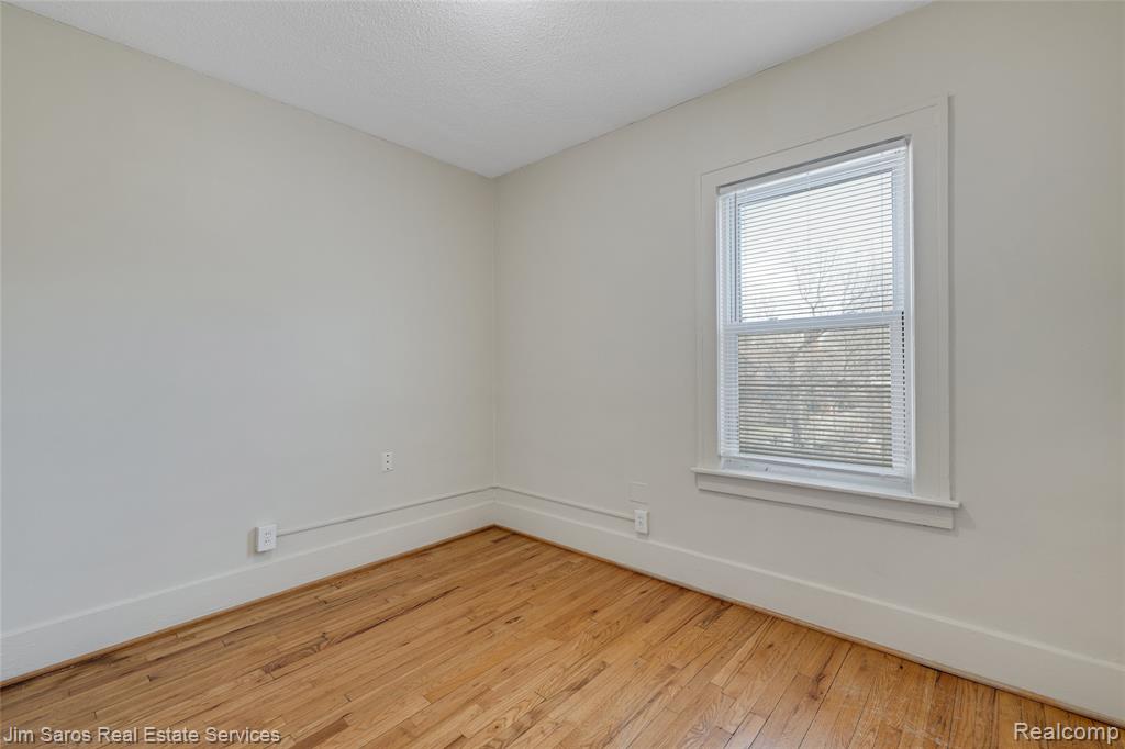 926-928 NOTTINGHAM, Grosse Pointe Park, MI 48230 — Photo 9
