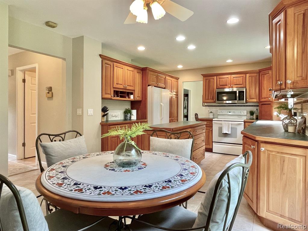 5173 Aintree Road, Rochester, MI 48306 — Photo 13