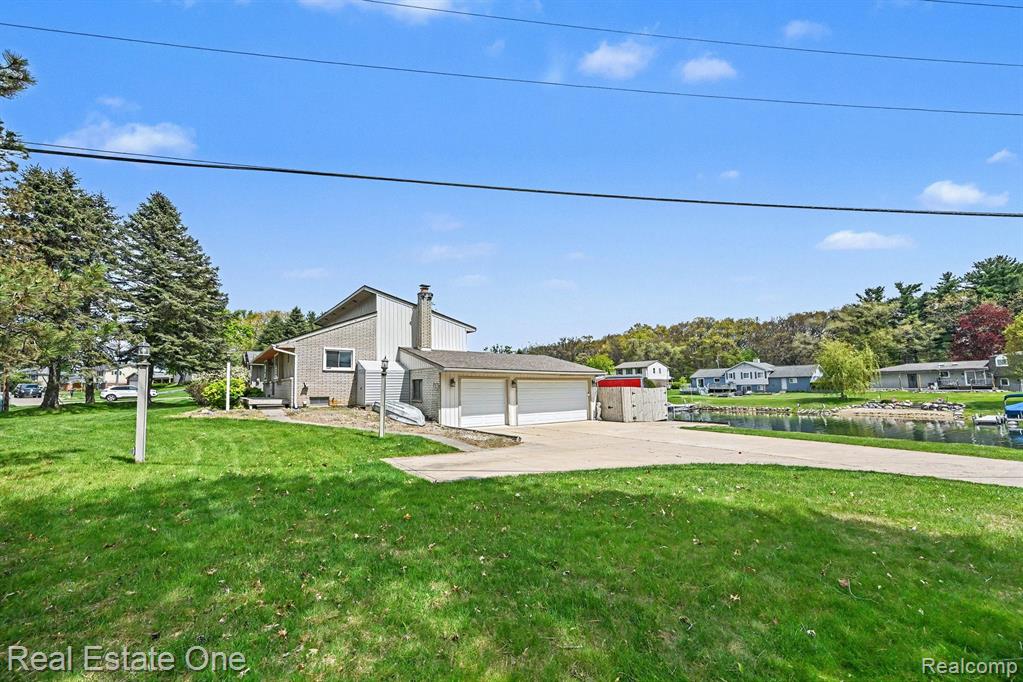 899 Rachelle Street, White Lake, MI — Photo 27