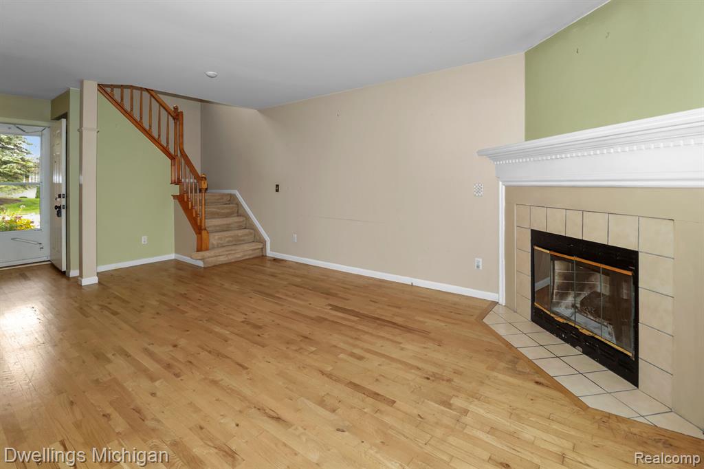 43547 YORKVILLE Drive, Canton, MI 48188 — Photo 6
