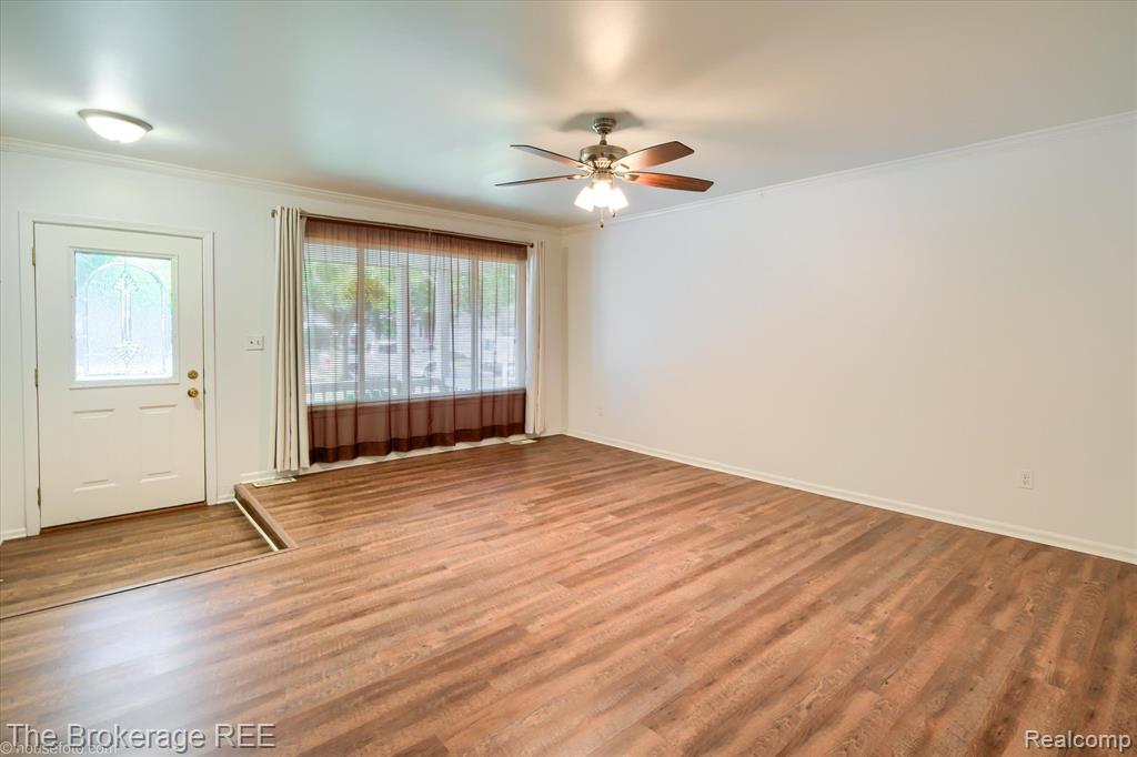 527 Amesbury Drive, Davison, MI 48423 — Photo 9