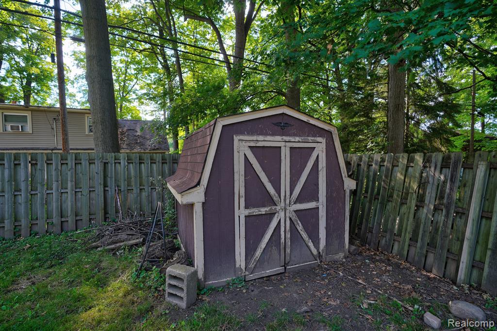 545 BANCROFT Street, Imlay City, MI 48444 — Photo 45
