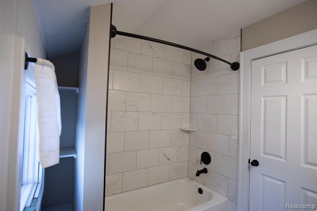 838 JENKINSON Street, Port Huron, MI 48060 — Photo 22