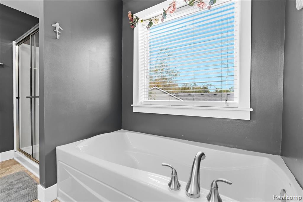 552 Hewitt Street, Howell, MI 48843 — Photo 28