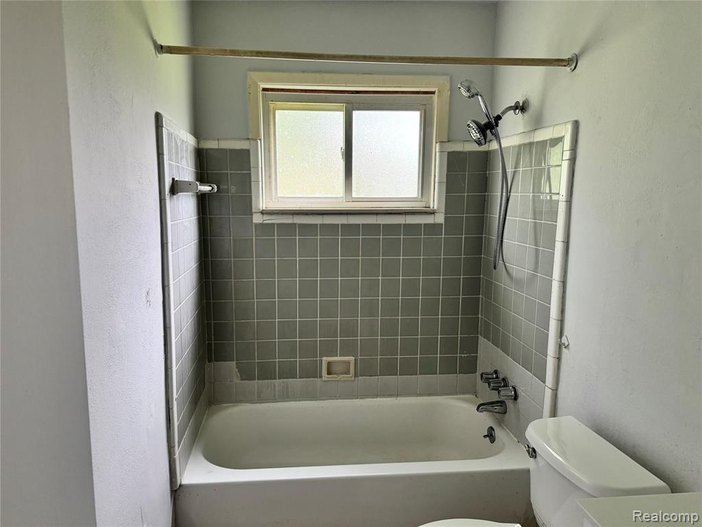 9425 Marlowe, Detroit, MI 48228 — Photo 12