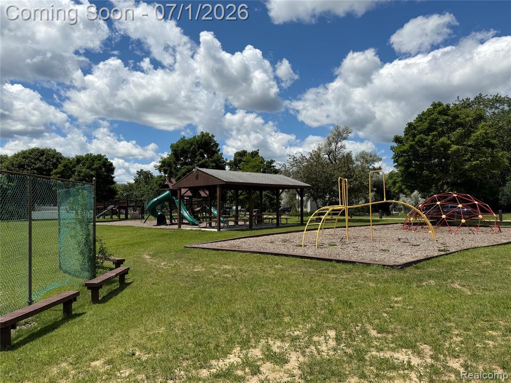 5441 Langlewood Drive, West Bloomfield, MI — Photo 57