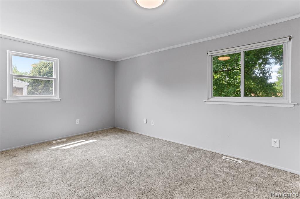 3904 Cloverlawn Avenue, Ypsilanti, MI 48197 — Photo 24