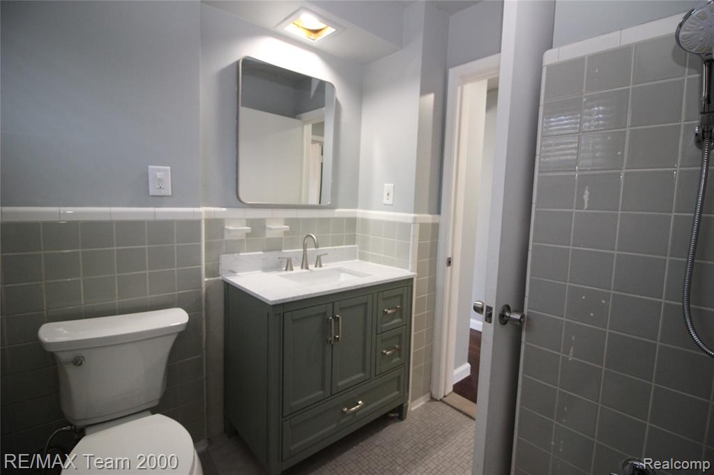 8631 Whitefield Street, Dearborn Heights, MI 48127 — Photo 11