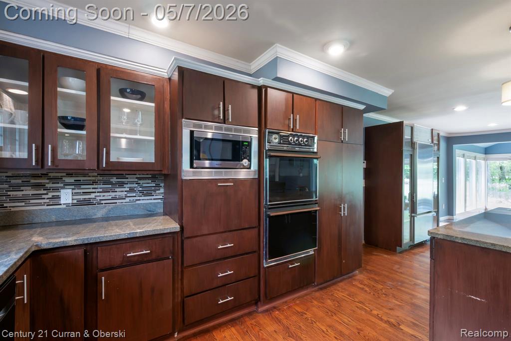 27869 Old Colony Street, Farmington, MI 48334 — Photo 24