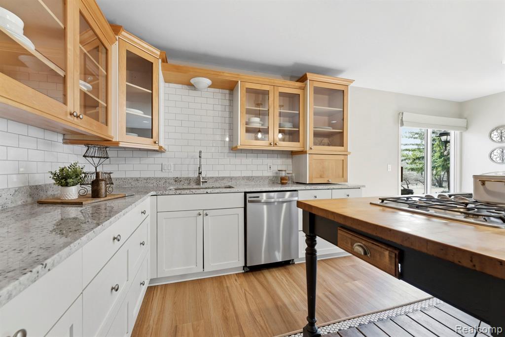 7533 Danbury Drive, West Bloomfield, MI — Photo 13