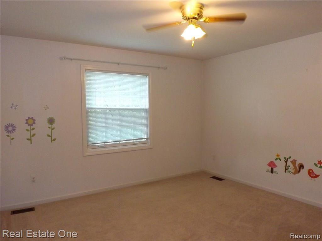 4066 COVENTRY Drive, Rochester Hills, MI 48326 — Photo 30