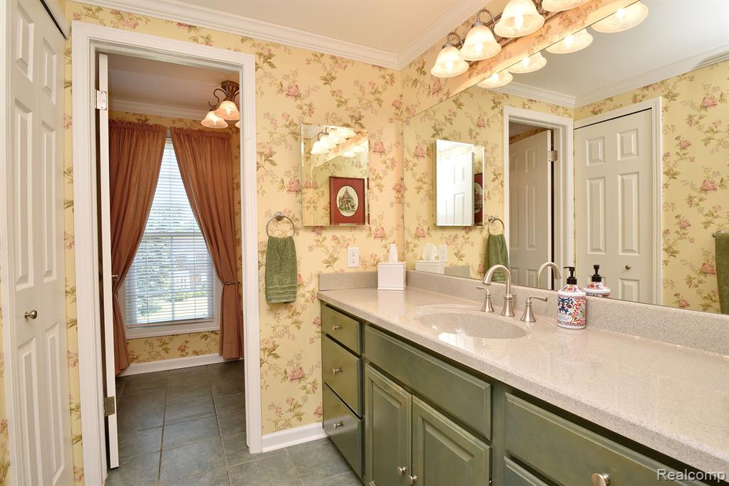 5544 WHITE HALL Circle, West Bloomfield, MI 48323 — Photo 26