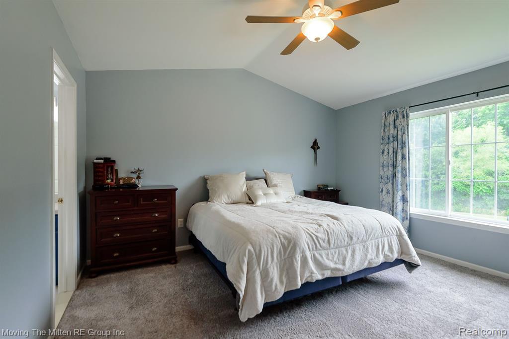 5861 MEADOWGREENE Drive, Waterford, MI 48327 — Photo 25