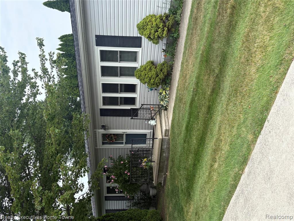 4333 24th #107, Fort Gratiot, MI 48059