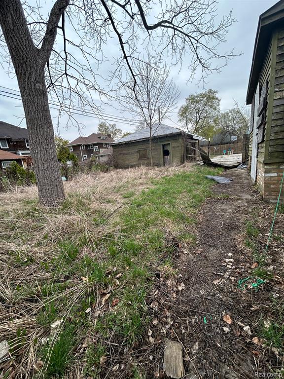 903 E HOLLAND Avenue, Saginaw, MI 48601 — Photo 6