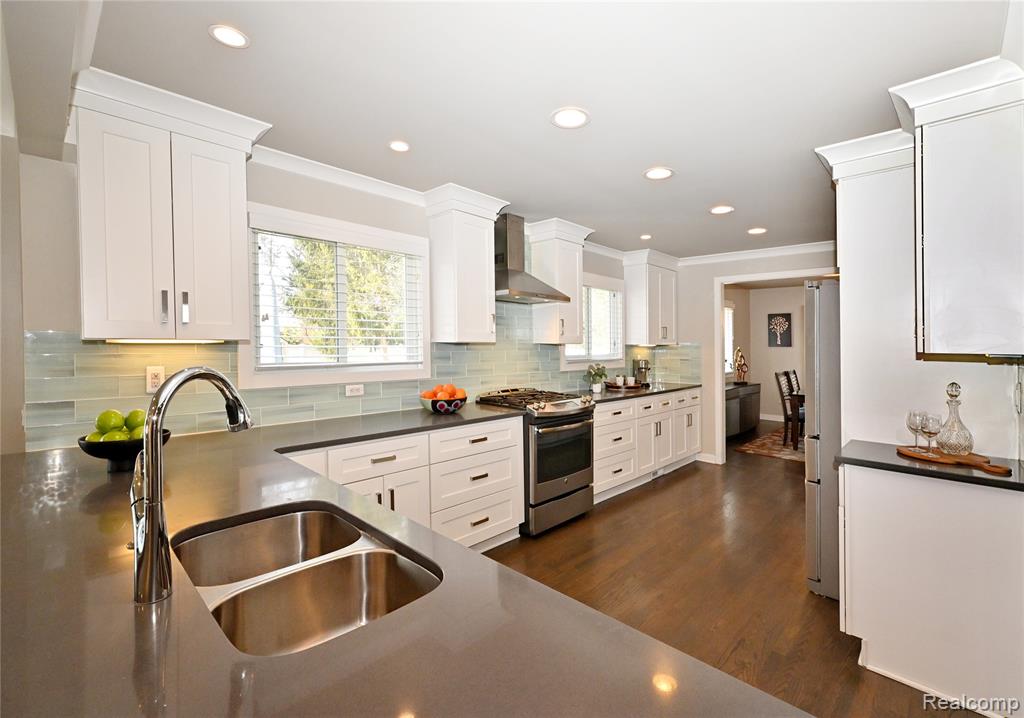 862 S Glenhurst Drive, Birmingham, MI 48009 — Photo 11