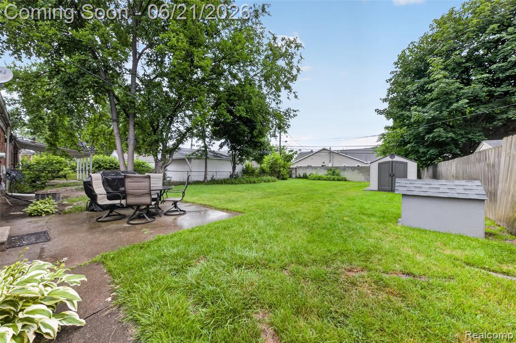 24660 Ridgedale Street, Oak Park, MI 48237 — Photo 34