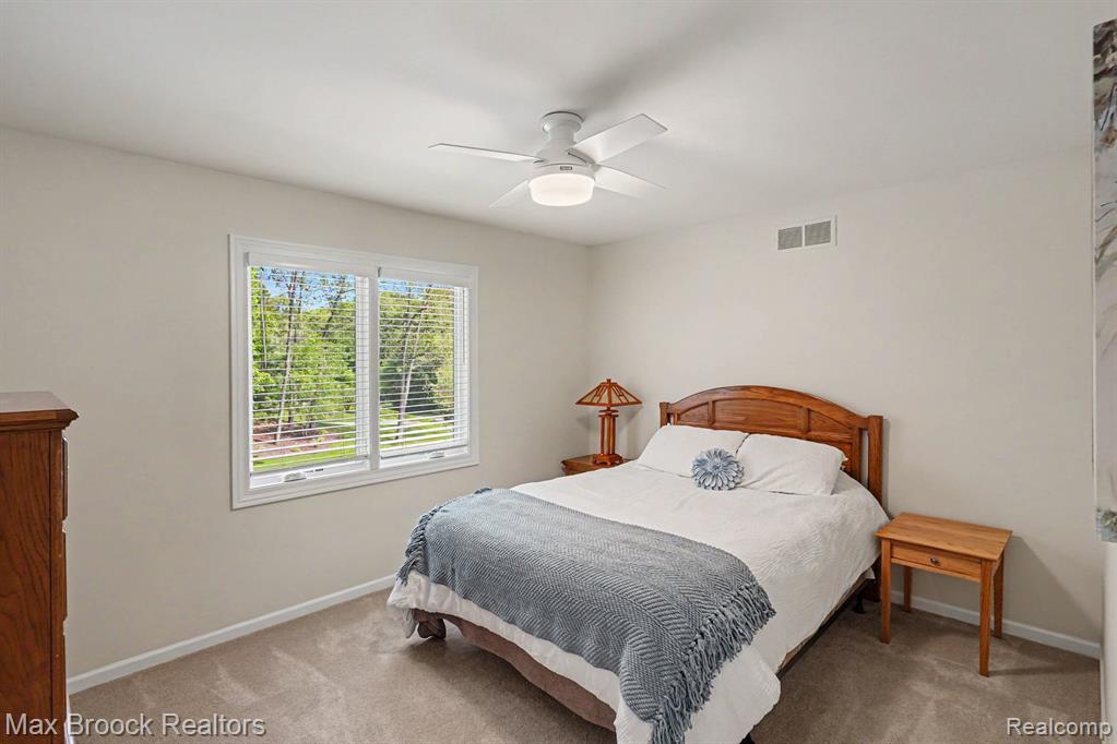 1300 Oak Hollow Drive, Milford, MI 48380 — Photo 28