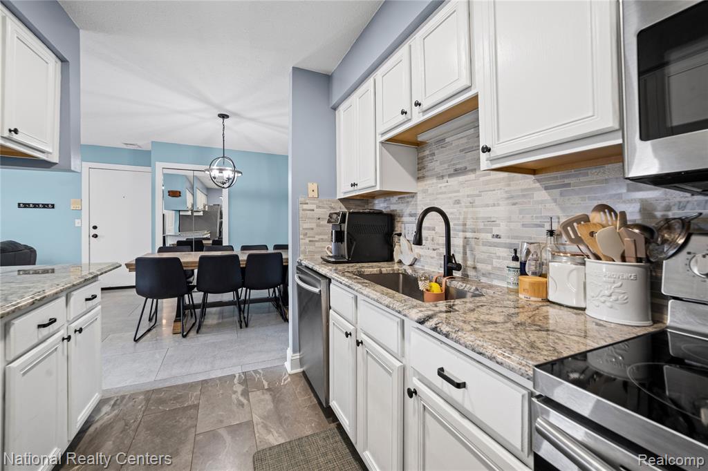 45750 Prairiegrass Court, 4, Belleville, MI 48111 — Photo 11