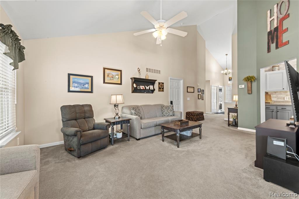 5579 Elmhurst Drive, 167, Trenton, MI 48183 — Photo 17
