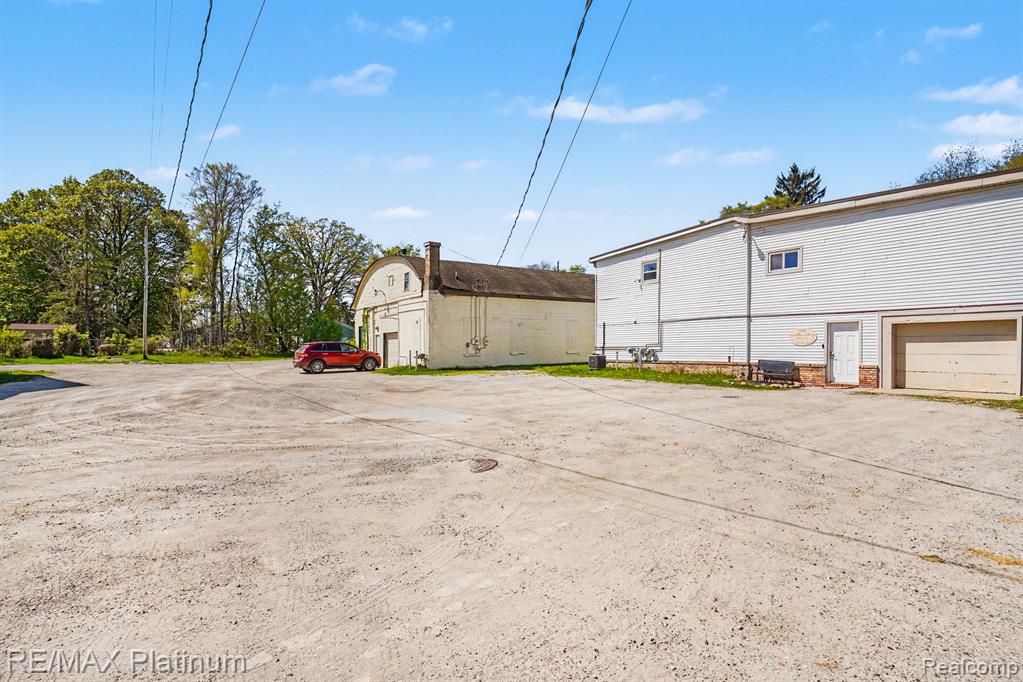3552 Avon Street, Hartland, MI 48353 — Photo 44