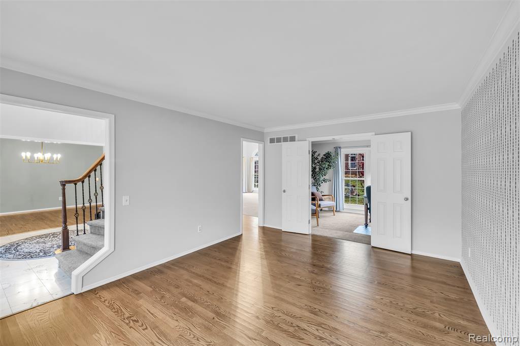 45077 Roundview Drive, Novi, MI — Photo 19