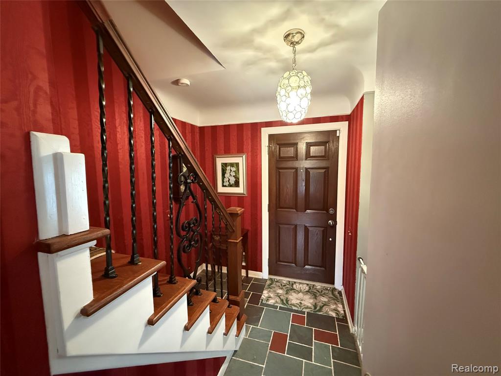 1645 Blairmoor Court, Grosse Pointe Woods, MI 48236 — Photo 13
