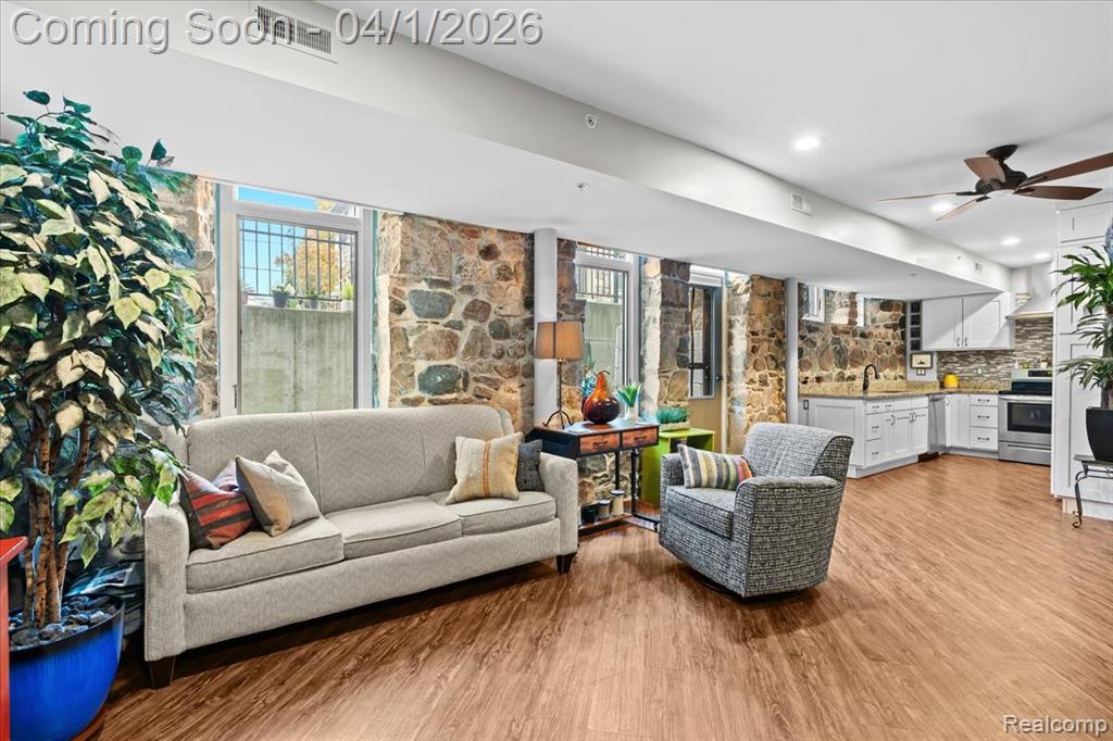 217 E Commerce Street, Milford, MI 48381 — Photo 5