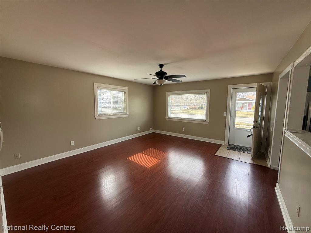 5669 KATHERINE Street, Dearborn Heights, MI 48125 — Photo 4