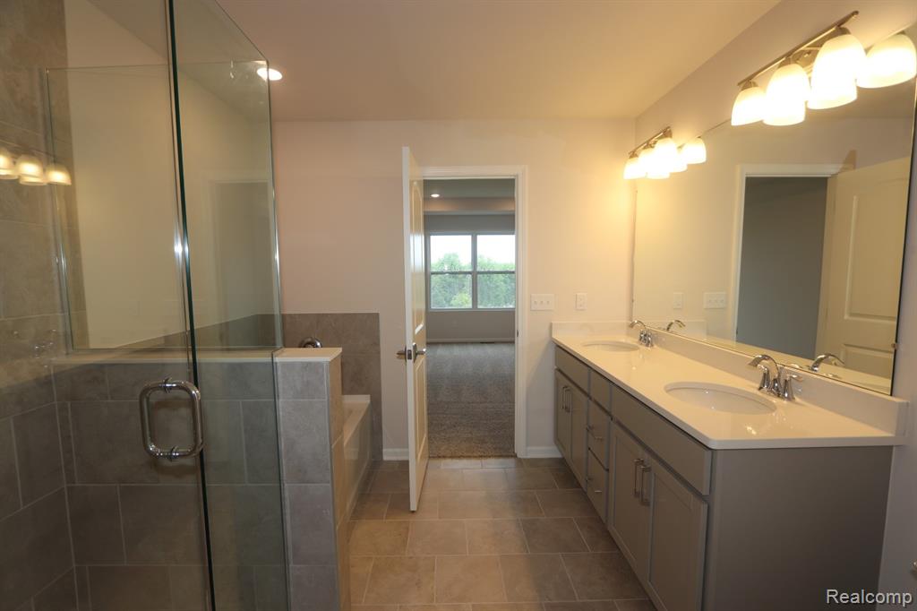 1402 SALT SPRINGS Drive, Saline, MI 48176 — Photo 12