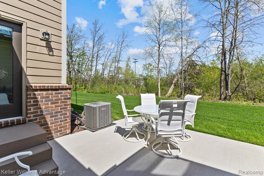 836 Addison Circle, Walled Lake, MI 48390 — Photo 40