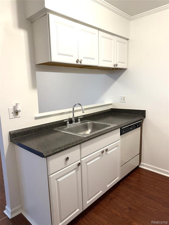 27048 Winchester Street, Brownstown, MI 48183 — Photo 3