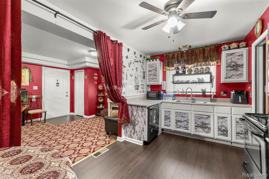 7601 Stout Street, Detroit, MI 48228 — Photo 11