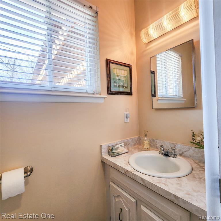 6942 Leslee Crest Drive, West Bloomfield, MI — Photo 13