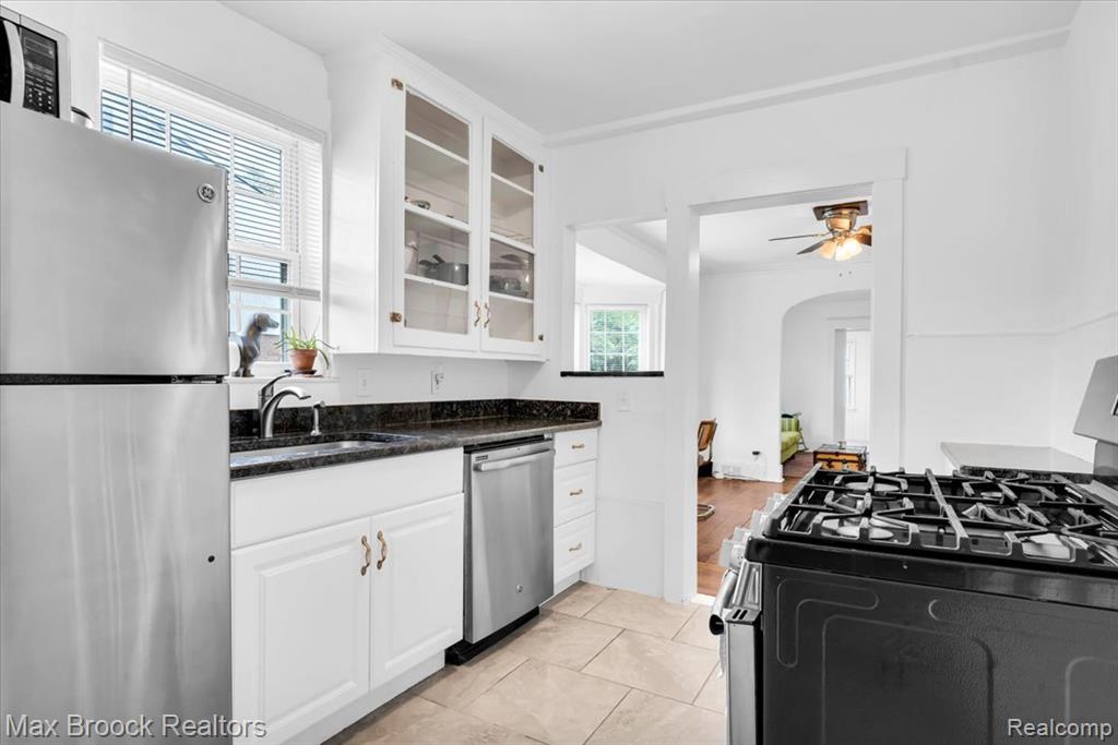 417 W Lincoln Avenue, Royal Oak, MI 48067 — Photo 23