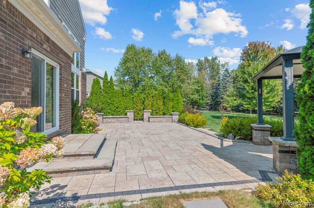 1526 Hickory Ridge Court, Canton, MI 48187 — Photo 37