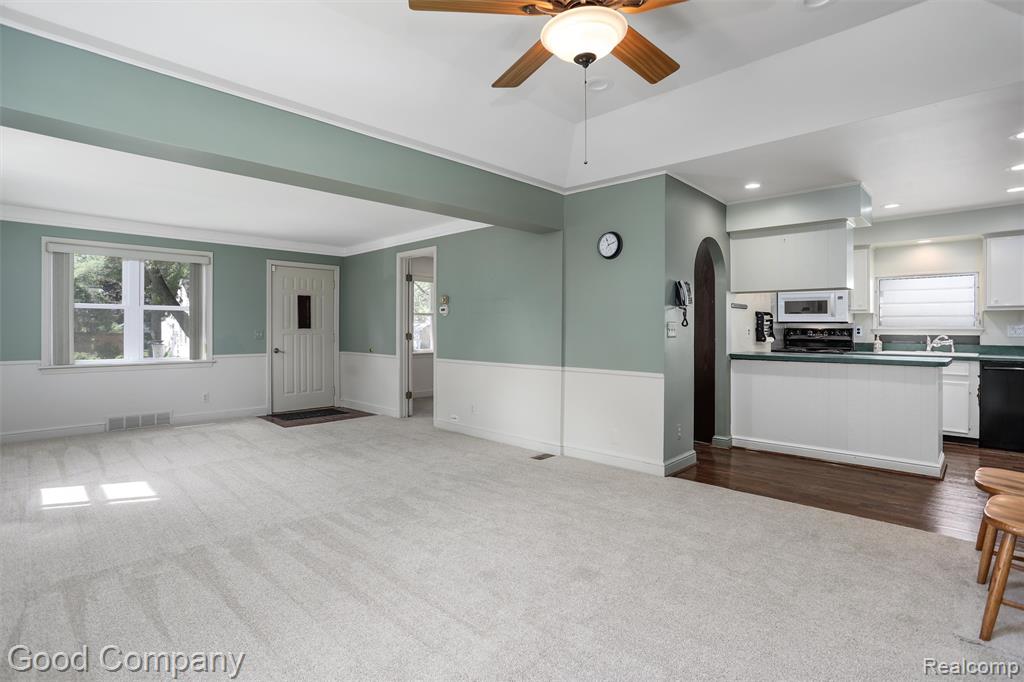603 E Maxlow Avenue, Hazel Park, MI 48030 — Photo 6