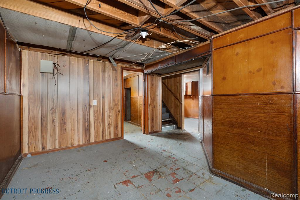 8865 GREENVIEW Avenue, Detroit, MI 48228 — Photo 14